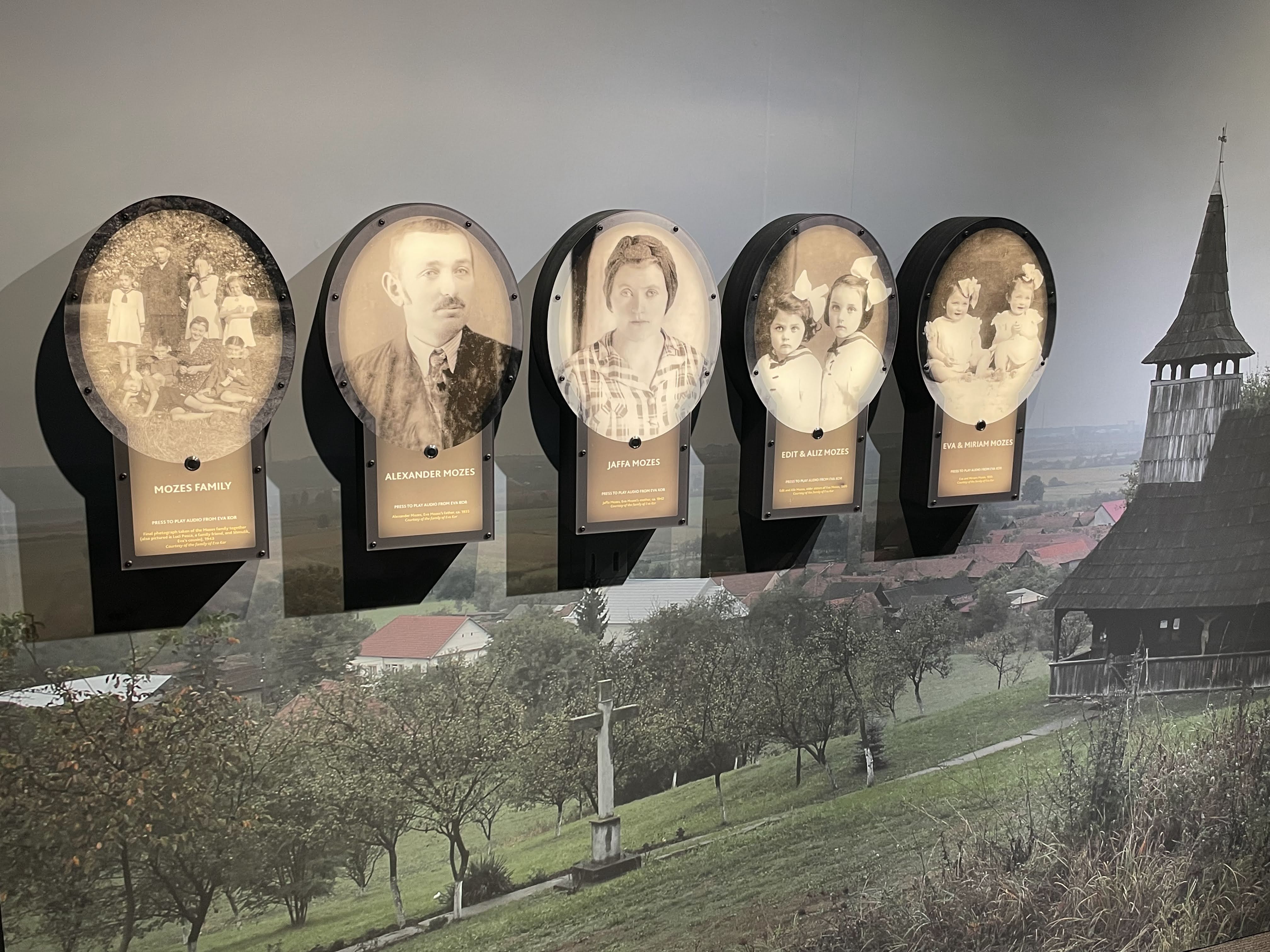 Directional Sound Interactive Lightboxes